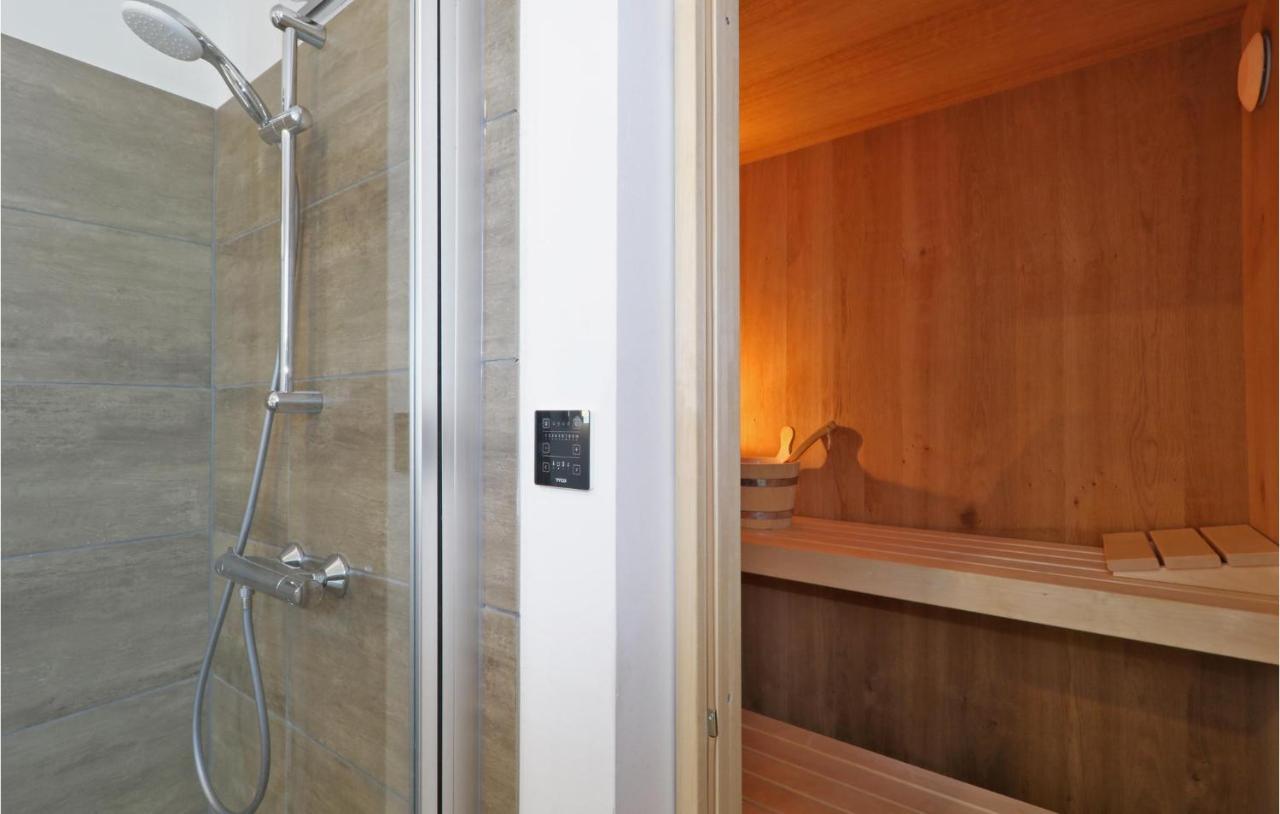 Nice Home In Lembruch-Duemmer See With Sauna Exterior photo